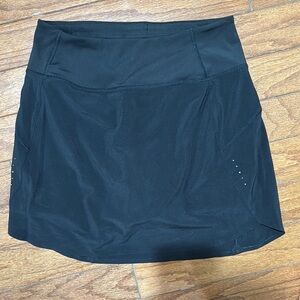 Athleta run with it skirt sz small